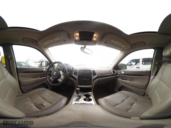 2011 Jeep Grand Cherokee Laredo with VIN 1J4RR4GG0BC610046, listed as a IAAI auction lot 41730587 with 177,032 mi miles. Bid and sale history available at carsss.com. Image 18.
