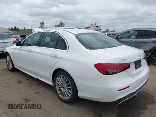 2021 Mercedes-Benz E 350 with VIN W1KZF8DB5MA960016, listed as a IAAI auction lot 42077589 with 52,264 mi miles and . Bid and sale history available at DreamBid. Image 3.