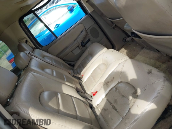 2005 Ford Explorer XLT z VIN 1FMZU73E45UA30741, wystawiony jako IAAI lot #42489994 z przebiegiem Nie podano mil oraz . Historia ofert i sprzedaży dostępna na DreamBid. Obrazek 8.