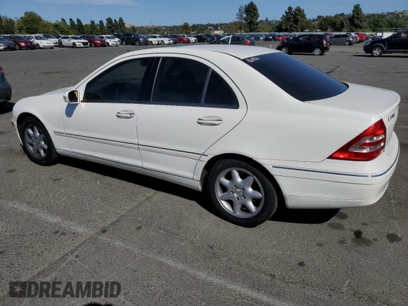 2004 Mercedes-Benz C 240 with VIN WDBRF61J84A607911, listed as a Copart auction lot 59142465 with 180,572 mi miles and Salvage title. Bid and sale history available at DreamBid. Image 2.