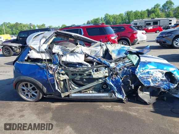 2006 MINI Hardtop S с VIN WMWRE33516TN25140, выставлен на аукционе IAAI как лот 42130574 с пробегом Не указан миль и . История ставок и продаж доступна на DreamBid. Изображение 13.