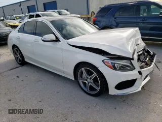 2015 Mercedes-Benz C 300 z VIN 55SWF4JB5FU068688, wystawiony jako Copart lot #57810905 z przebiegiem 108 039 mil mil oraz Szkoda całkowita • Salvage title. Historia ofert i sprzedaży dostępna na DreamBid. Obrazek 4.