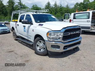 2022 Ram 2500 Tradesman with VIN 3C6UR5CLXNG368285, listed as a IAAI auction lot 39611405 with 25,645 mi miles. Bid and sale history available at carsss.com. Image 1.