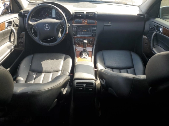 2007 Mercedes-Benz C 280 Luxury z VIN WDBRF92H27F912549, wystawiony jako Copart lot #53465645 z przebiegiem 111 276 mil mil oraz Szkoda całkowita • Salvage title. Historia ofert i sprzedaży dostępna na DreamBid. Obrazek 8.