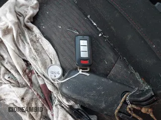 2019 Mitsubishi Outlander SE z VIN JA4AP4AU3KU024663, wystawiony jako IAAI lot #42124190 z przebiegiem Nie podano mil oraz . Historia ofert i sprzedaży dostępna na DreamBid. Obrazek 11.