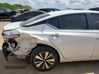 2021 Nissan Altima SV with VIN 1N4BL4DV2MN334672, listed as a Copart auction lot 52707795 with 67,969 mi miles and Salvage title. Bid and sale history available at DreamBid. Image 10.
