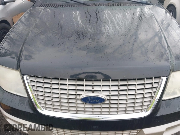2005 Ford Expedition Eddie Bauer with VIN 1FMFU18575LA02365, listed as a IAAI auction lot 41789572 with 231,682 mi miles. Bid and sale history available at carsss.com. Image 6.