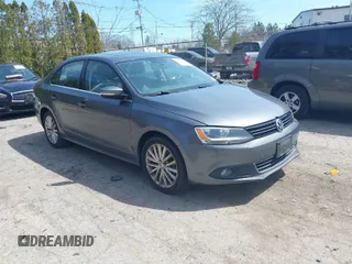 2011 Volkswagen Jetta SEL с VIN 3VWLZ7AJ5BM392506, выставлен на аукционе IAAI как лот 39156853 с пробегом 110 406 миль миль и . История ставок и продаж доступна на DreamBid. Изображение 1.