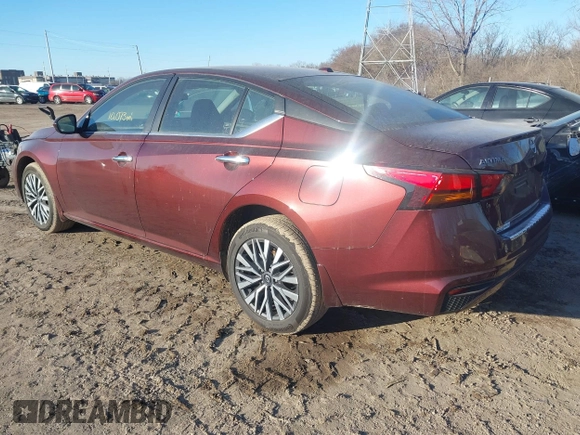 2023 Nissan Altima SV z VIN 1N4BL4DW5PN408860, wystawiony jako IAAI lot #41427683 z przebiegiem 12 248 mil mil oraz . Historia ofert i sprzedaży dostępna na DreamBid. Obrazek 3.