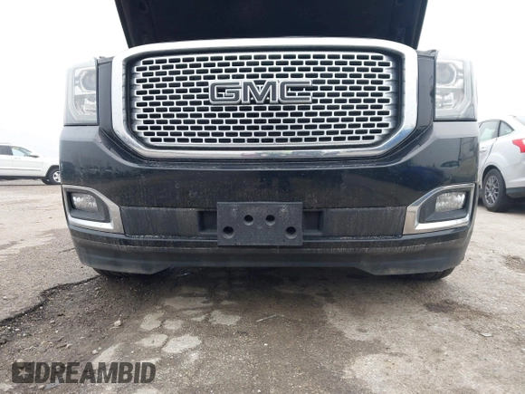 2017 GMC Yukon XL Denali with VIN 1GKS2HKJ2HR310377, listed as a IAAI auction lot 41153582 with 130,194 mi miles. Bid and sale history available at carsss.com. Image 21.