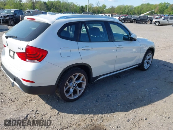 2015 BMW X1 xDrive28i z VIN WBAVL1C56FVY37452, wystawiony jako IAAI lot #42159918 z przebiegiem 70 044 mil mil oraz . Historia ofert i sprzedaży dostępna na DreamBid. Obrazek 4.