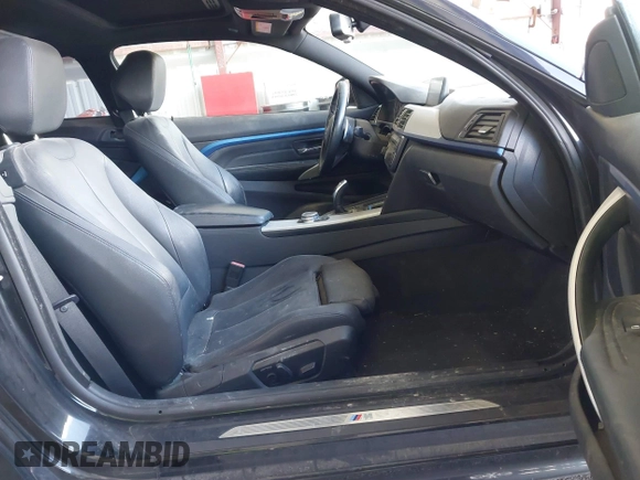 2015 BMW 4 Series 435i xDrive z VIN WBA3R5C54FK371292, wystawiony jako IAAI lot #41802908 z przebiegiem 105 737 mil mil oraz . Historia ofert i sprzedaży dostępna na DreamBid. Obrazek 5.