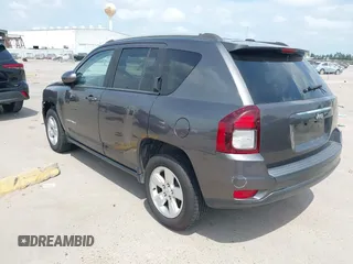 2016 Jeep Compass Latitude z VIN 1C4NJCEA2GD665636, wystawiony jako IAAI lot #42054222 z przebiegiem 155 071 mil mil oraz . Historia ofert i sprzedaży dostępna na DreamBid. Obrazek 3.
