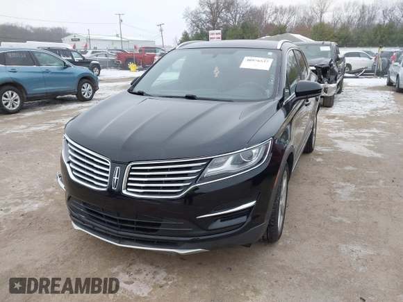 2017 Lincoln MKC Premiere with VIN 5LMCJ1D91HUL33023, listed as a IAAI auction lot 40976537 with 112,695 mi miles. Bid and sale history available at carsss.com. Image 17.