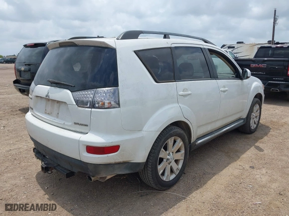 2013 Mitsubishi Outlander SE with VIN JA4AS3AW0DU003394, listed as a IAAI auction lot 42081015 with 80,413 mi miles. Bid and sale history available at carsss.com. Image 4.