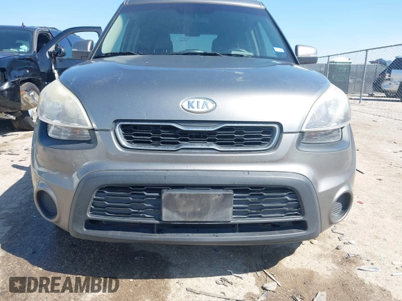 2012 Kia Soul + with VIN KNDJT2A69C7386679, listed as a IAAI auction lot 41969598 with 319,595 mi miles. Bid and sale history available at carsss.com. Image 12.