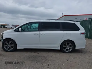 2011 Toyota Sienna SE with VIN 5TDXK3DC9BS158089, listed as a IAAI auction lot 41934896 with 177,219 mi miles. Bid and sale history available at carsss.com. Image 15.