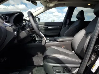 2024 Infiniti QX50 Luxe z VIN 3PCAJ5BA6RF105774, wystawiony jako Copart lot #44301445 z przebiegiem 2 532 mil mil oraz Szkoda całkowita • Salvage title. Historia ofert i sprzedaży dostępna na DreamBid. Obrazek 7.