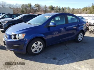 2013 Chevrolet Sonic LS z VIN 1G1JA5SGXD4211335, wystawiony jako Copart lot #48438455 z przebiegiem 153 098 mil mil oraz Czysty tytuł • Clean title. Historia ofert i sprzedaży dostępna na DreamBid. Obrazek 1.