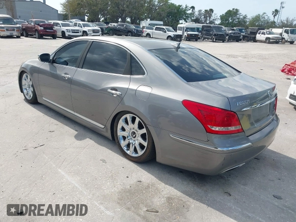 2011 Hyundai Equus Signature with VIN KMHGH4JF7BU040004, listed as a IAAI auction lot 41729796 with 129,950 mi miles and . Bid and sale history available at DreamBid. Image 3.