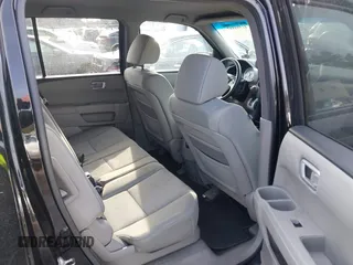2011 Honda Pilot LX with VIN 5FNYF4H20BB073355, listed as a IAAI auction lot 41588887 with 146,867 mi miles. Bid and sale history available at carsss.com. Image 8.