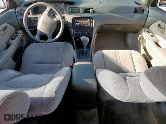 2001 Toyota Camry CE z VIN 4T1BG22K01U085409, wystawiony jako Copart lot #55941765 z przebiegiem 215 062 mil mil oraz Szkoda całkowita • Salvage title. Historia ofert i sprzedaży dostępna na DreamBid. Obrazek 8.