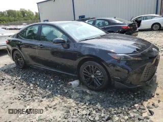 2025 Toyota Camry LE z VIN 4T1DAACKXSU089259, wystawiony jako Copart lot #59180765 z przebiegiem 9 242 mil mil oraz Czysty tytuł • Clean title. Historia ofert i sprzedaży dostępna na DreamBid. Obrazek 4.