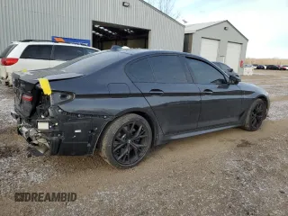 2022 BMW 5 Series 530i xDrive with VIN WBA13BJ01NCJ87578, listed as a Copart auction lot 85685994 with 33,814 mi miles and Salvage Title. Bid and sale history available at carsss.com. Image 3.