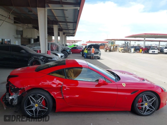 2015 Ferrari California T с VIN ZFF77XJA5F0211604, выставлен на аукционе IAAI как лот 42379871 с пробегом 3 140 миль миль и . История ставок и продаж доступна на DreamBid. Изображение 14.