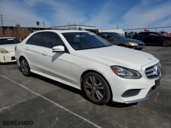 2015 Mercedes-Benz E-Class E 250 BlueTEC Luxury with VIN WDDHF0EB2FB096194, listed as a Copart auction lot 43168715 with 216,083 mi miles and Salvage Title. Bid and sale history available at carsss.com. Image 4.