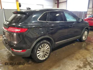 2019 Lincoln MKC Standard with VIN 5LMCJ1D96KUL47622, listed as a Copart auction lot 88429405 with 103,810 mi miles and Salvage Title. Bid and sale history available at carsss.com. Image 3.