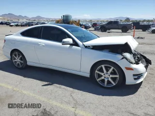 2013 Mercedes-Benz C 250 с VIN WDDGJ4HB7DF986032, выставлен на аукционе Copart как лот 56577835 с пробегом 84 552 миль миль и Списание • Salvage title. История ставок и продаж доступна на DreamBid. Изображение 4.