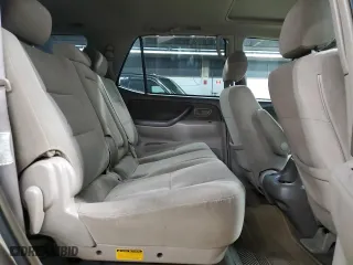 2005 Toyota Sequoia SR5 with VIN 5TDBT44A05S236002, listed as a Copart auction lot 53360705 with 180,545 mi miles and Clean Title. Bid and sale history available at carsss.com. Image 11.