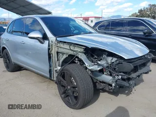 2017 Porsche Cayenne с VIN WP1AA2A24HKA81452, выставлен на аукционе IAAI как лот 41948826 с пробегом 96 647 миль миль и . История ставок и продаж доступна на DreamBid. Изображение 1.