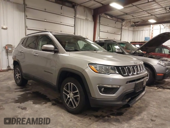 2019 Jeep Compass Latitude with VIN 3C4NJDBB6KT812711, listed as a IAAI auction lot 41565166 with 69,582 mi miles and . Bid and sale history available at carsss.com. Image 1.