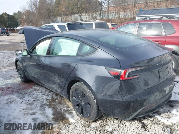 2025 Tesla Model 3 Long Range z VIN 5YJ3E1EB5SF880681, wystawiony jako IAAI lot #41429855 z przebiegiem 747 mil mil oraz . Historia ofert i sprzedaży dostępna na DreamBid. Obrazek 3.