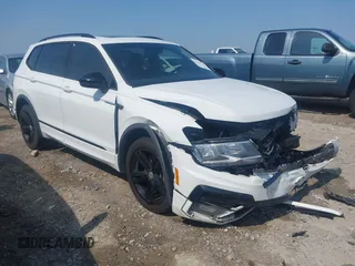 2019 Volkswagen Tiguan SE with VIN 3VV3B7AXXKM078363, listed as a IAAI auction lot 42529710 with 134,502 mi miles and . Bid and sale history available at DreamBid. Image 1.
