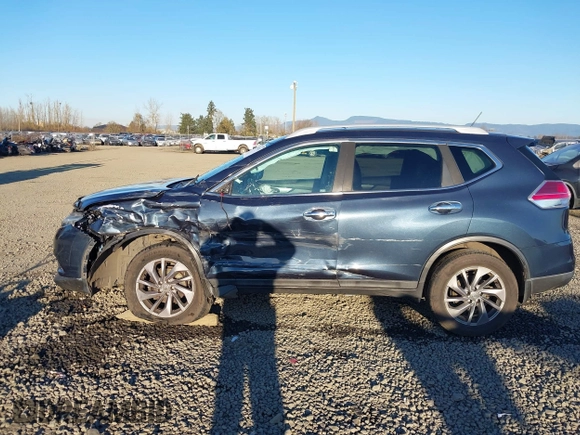 2016 Nissan Rogue SV with VIN 5N1AT2MT1GC845262, listed as a IAAI auction lot 41449141 with 83,932 mi miles. Bid and sale history available at carsss.com. Image 14.