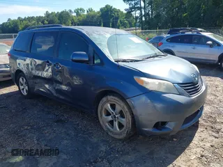 2013 Toyota Sienna LE AAS with VIN 5TDKK3DCXDS350005, listed as a IAAI auction lot 42470301 with 345,695 mi miles and . Bid and sale history available at DreamBid. Image 1.