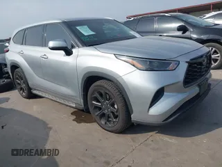 2022 Toyota Highlander L with VIN 5TDCZRAH9NS560521, listed as a IAAI auction lot 42290865 with 29,959 mi miles and . Bid and sale history available at DreamBid. Image 1.