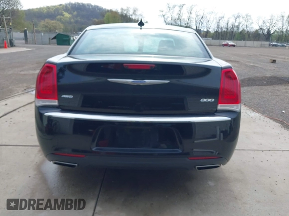 2018 Chrysler 300 Limited with VIN 2C3CCAKG1JH199016, listed as a IAAI auction lot 42065891 with 85,547 mi miles. Bid and sale history available at carsss.com. Image 17.