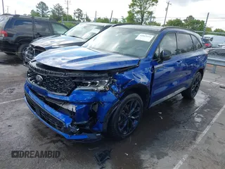2021 Kia Sorento SX z VIN 5XYRK4LF3MG045443, wystawiony jako IAAI lot #42013554 z przebiegiem 119 048 mil mil oraz . Historia ofert i sprzedaży dostępna na DreamBid. Obrazek 2.