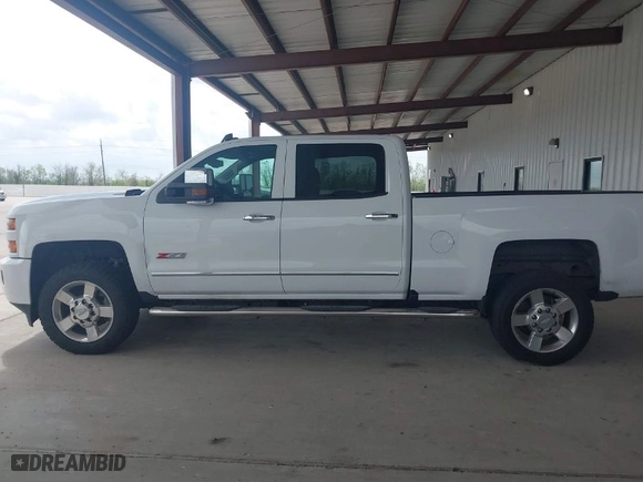2018 Chevrolet Silverado 2500HD LT with VIN 1GC1KVEG0JF262469, listed as a IAAI auction lot 41835871 with NaN miles. Bid and sale history available at carsss.com. Image 14.