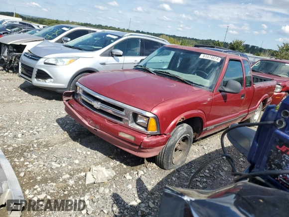 1997 Chevrolet S-10 LS with VIN 1GCCS19W6VK124077, listed as a Copart auction lot 61574074 with 201,171 mi miles and Salvage Title. Bid and sale history available at DreamBid. Image 1.