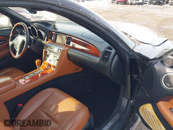2006 Lexus SC 430 z VIN JTHFN48Y269008343, wystawiony jako IAAI lot #41233248 z przebiegiem 211 487 mil mil oraz . Historia ofert i sprzedaży dostępna na DreamBid. Obrazek 5.