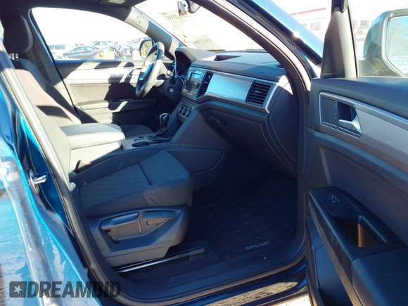 2020 Volkswagen Atlas S with VIN 1V2AC2CA0LC201474, listed as a IAAI auction lot 41622355 with 73,084 mi miles and . Bid and sale history available at DreamBid. Image 5.
