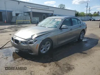 2018 BMW 3 Series 330i xDrive z VIN WBA8D9C54JEM33941, wystawiony jako Copart lot #59501545 z przebiegiem 46 016 mil mil oraz Szkoda całkowita • Salvage title. Historia ofert i sprzedaży dostępna na DreamBid. Obrazek 1.