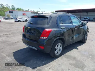 2020 Chevrolet Trax LT with VIN KL7CJLSB0LB007708, listed as a IAAI auction lot 41894103 with 101,277 mi miles. Bid and sale history available at carsss.com. Image 4.
