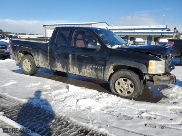 2007 Chevrolet Silverado 1500 LTZ with VIN 2GCEK19J071622985, listed as a Copart auction lot 45944005 with 150,379 mi miles and Salvage Title. Bid and sale history available at carsss.com. Image 4.