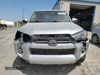 2023 Toyota 4Runner SR5 z VIN JTEMU5JR6P6118556, wystawiony jako Copart lot #54672495 z przebiegiem 54 629 mil mil oraz Czysty tytuł • Clean title. Historia ofert i sprzedaży dostępna na DreamBid. Obrazek 5.